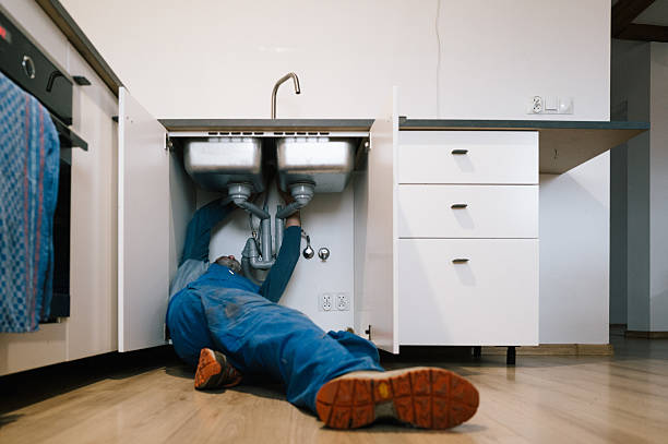Professional Emergency Plumber technician working in Sullivan, OH